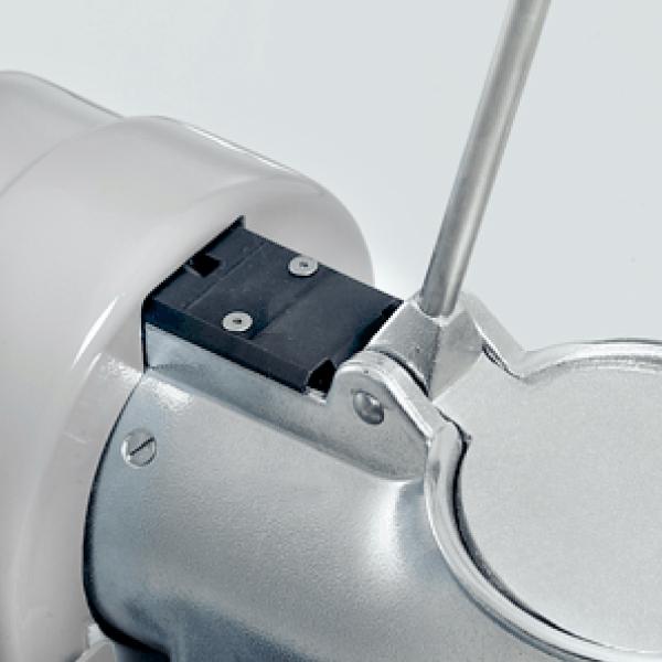 Omcan IC-IT-0002 ice shaver angle view