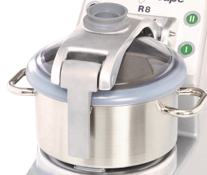 Robot Coupe R8 bowl and watertight lid detail