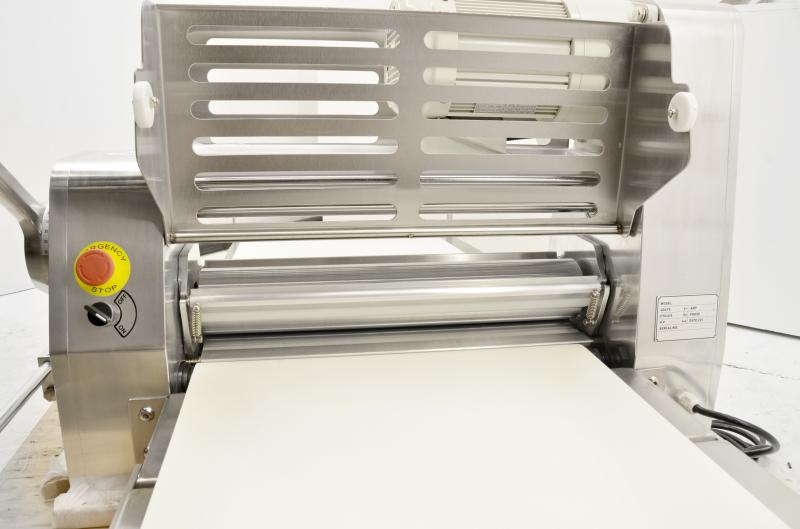 Omcan BE-CN-2083-CSS table top dough sheeter detail view
